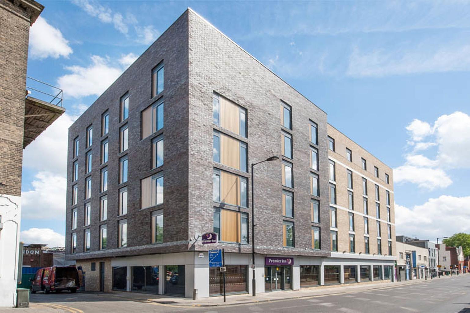 Premier Inn London Hackney Экстерьер фото