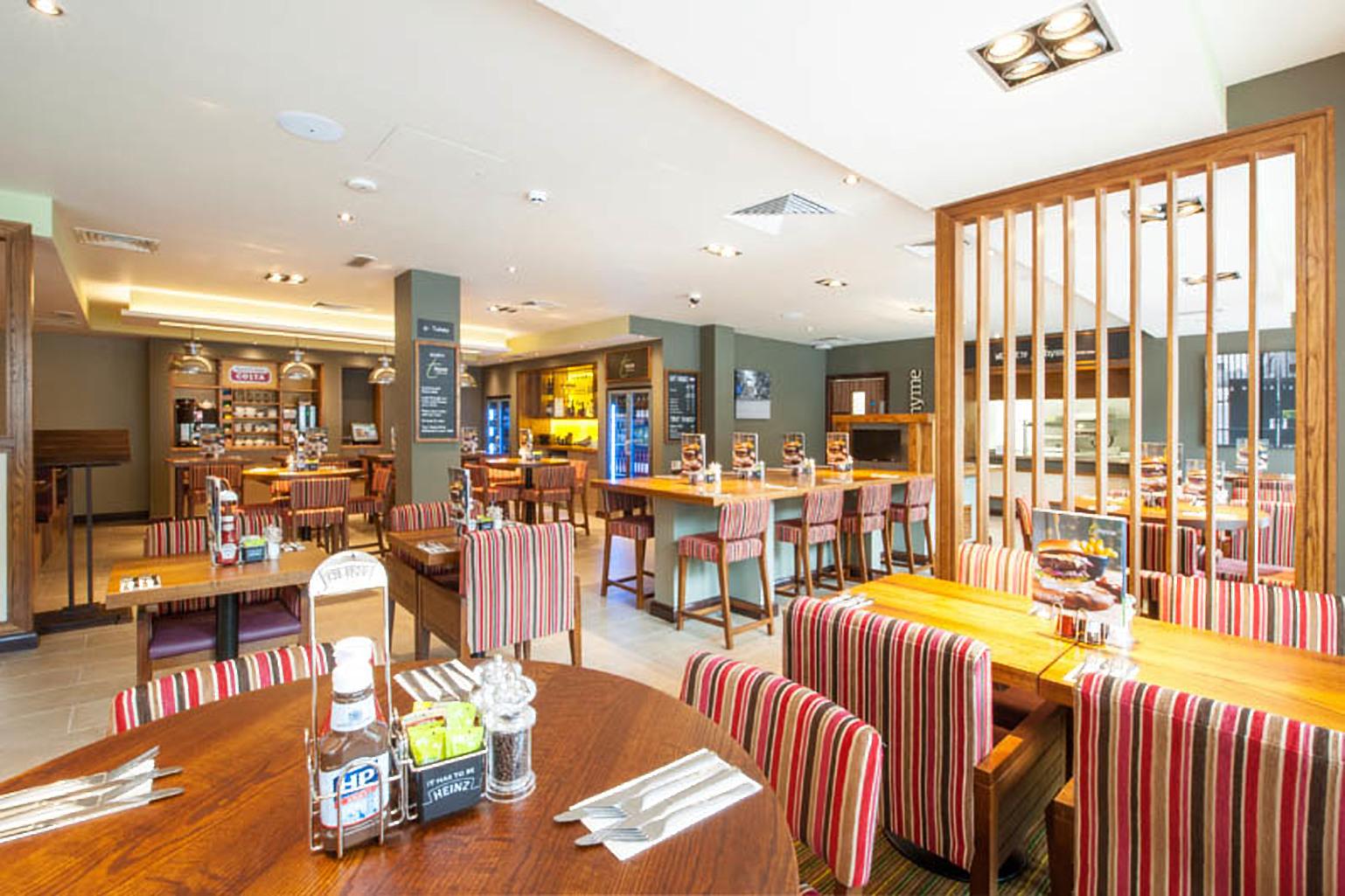 Premier Inn London Hackney Экстерьер фото